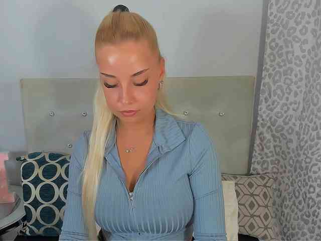 Model: KristyAngel