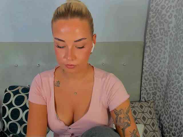 KristyAngel webcam