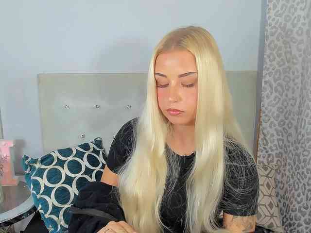 KristyAngel webcam