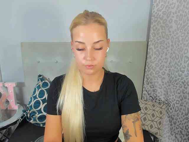 KristyAngel webcam