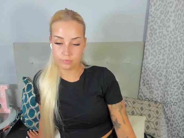 KristyAngel webcam