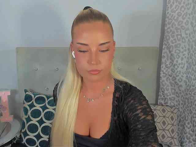KristyAngel webcam