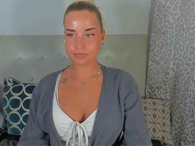 KristyAngel webcam