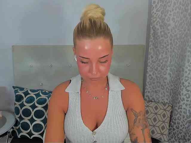 KristyAngel webcam