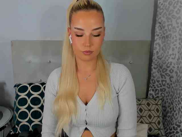 KristyAngel webcam