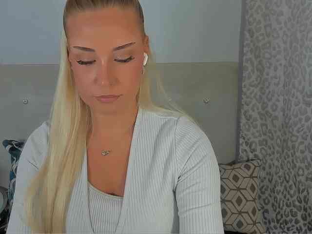 Model: KristyAngel