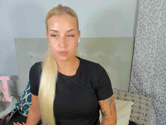 KristyAngel webcam