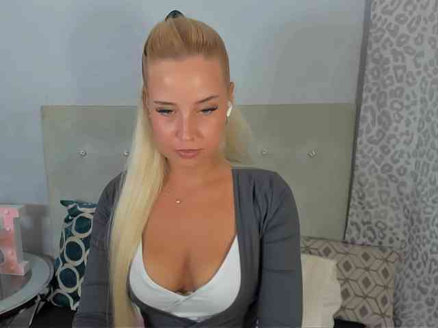 KristyAngel webcam