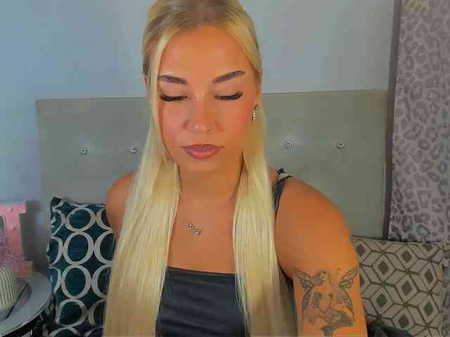 KristyAngel webcam