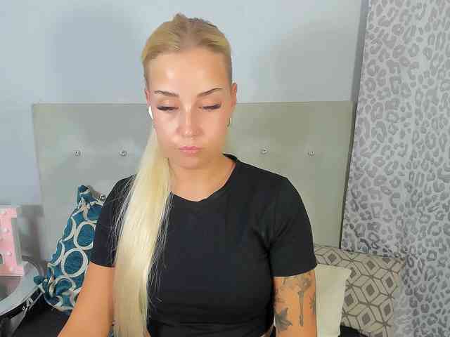 Model: KristyAngel