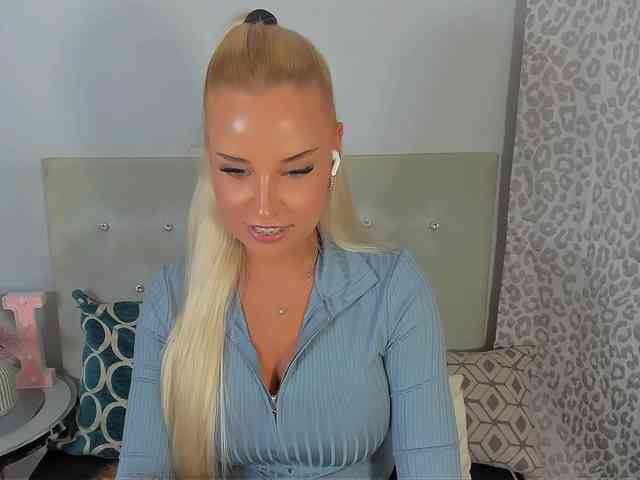KristyAngel webcam