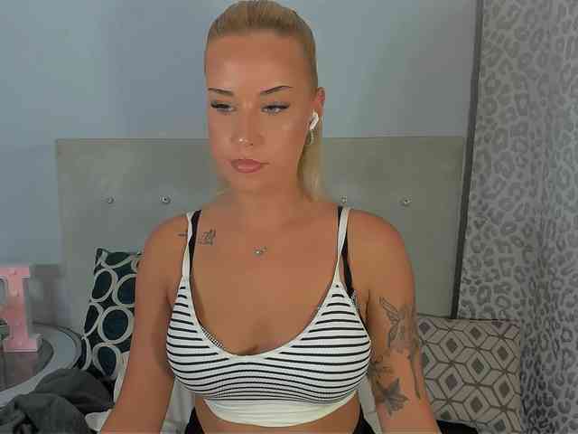 KristyAngel webcam