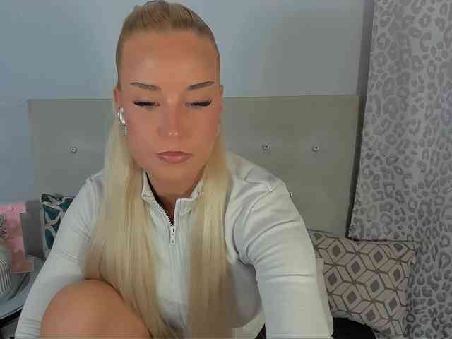 Model: KristyAngel