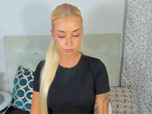 KristyAngel webcam