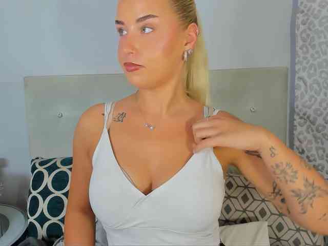 KristyAngel webcam