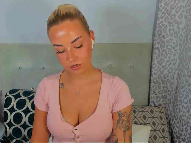 KristyAngel webcam