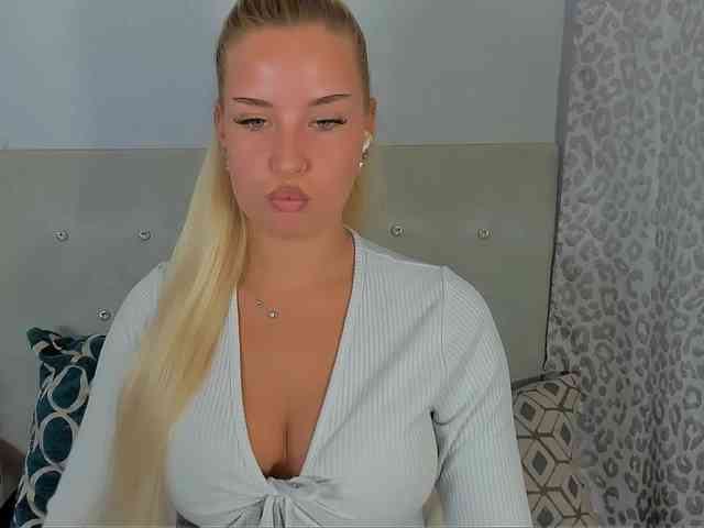 KristyAngel webcam