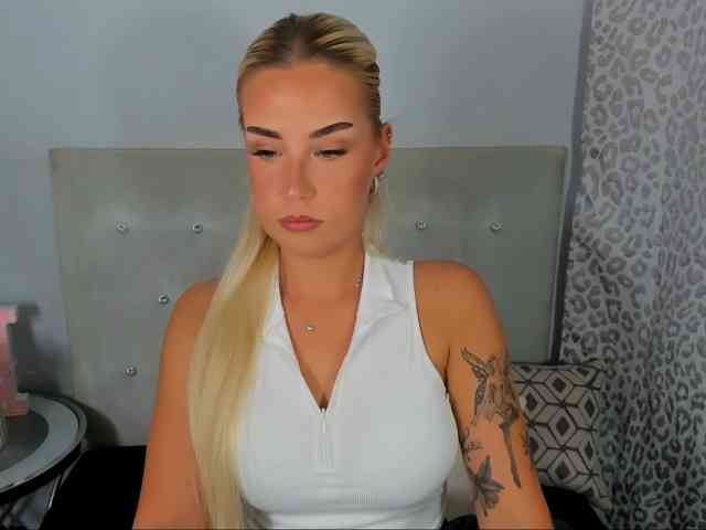 KristyAngel webcam