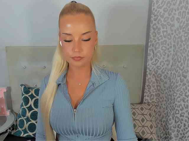 Model: KristyAngel