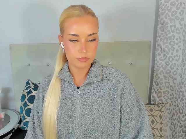 Model: KristyAngel