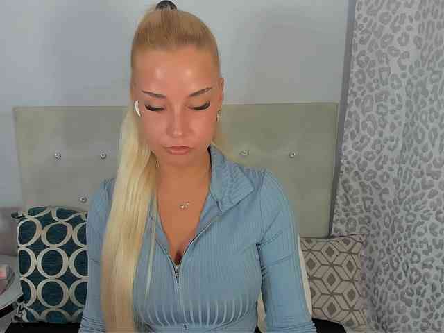 KristyAngel webcam