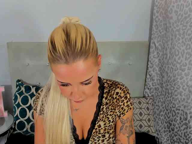 KristyAngel webcam