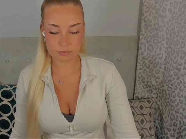Model: KristyAngel