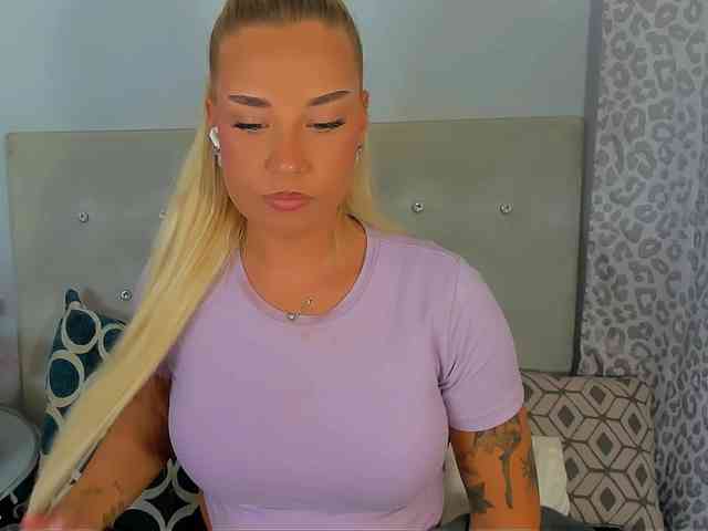 KristyAngel webcam