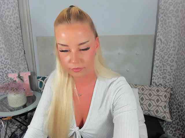 KristyAngel webcam
