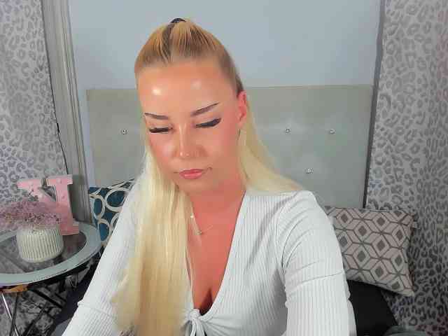 Model: KristyAngel