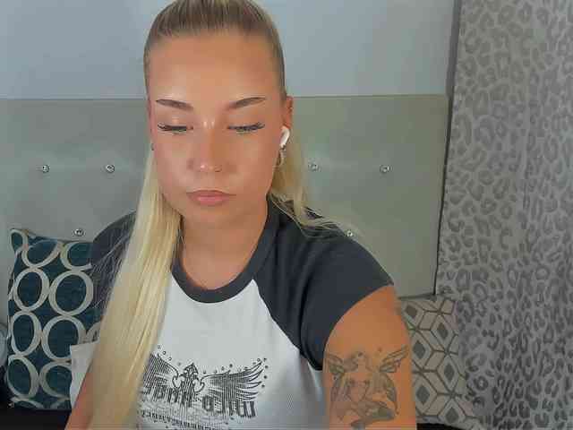Model: KristyAngel