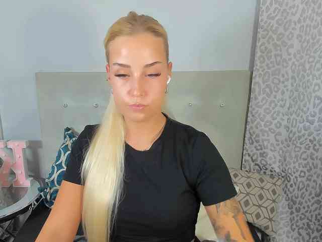 KristyAngel webcam