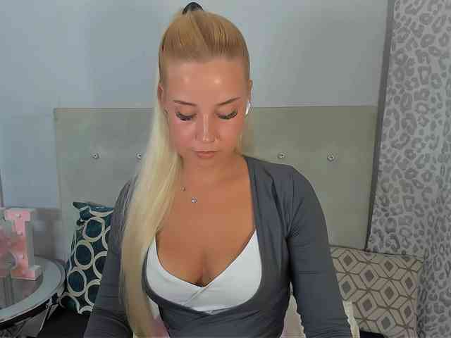 KristyAngel webcam