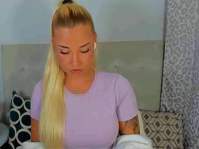 KristyAngel webcam