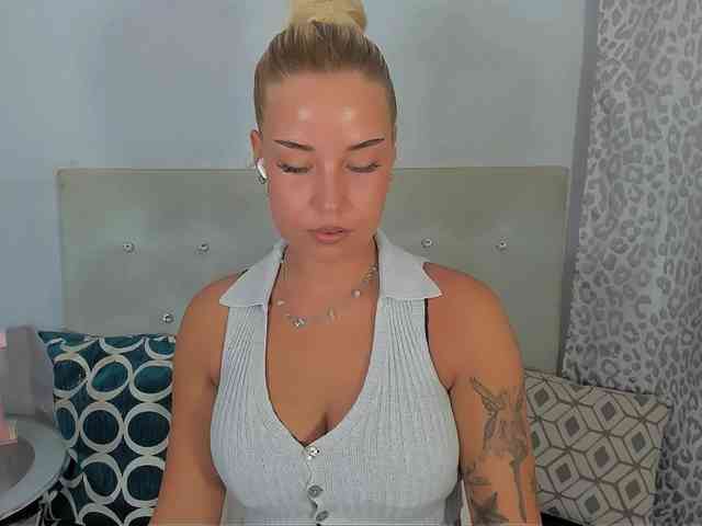 KristyAngel webcam