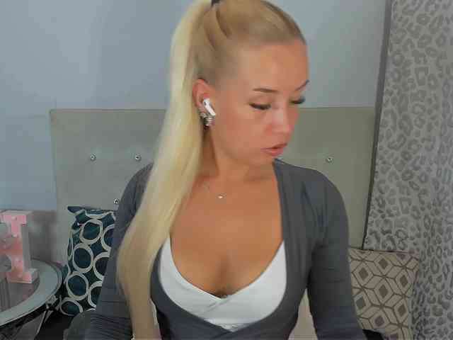 KristyAngel webcam