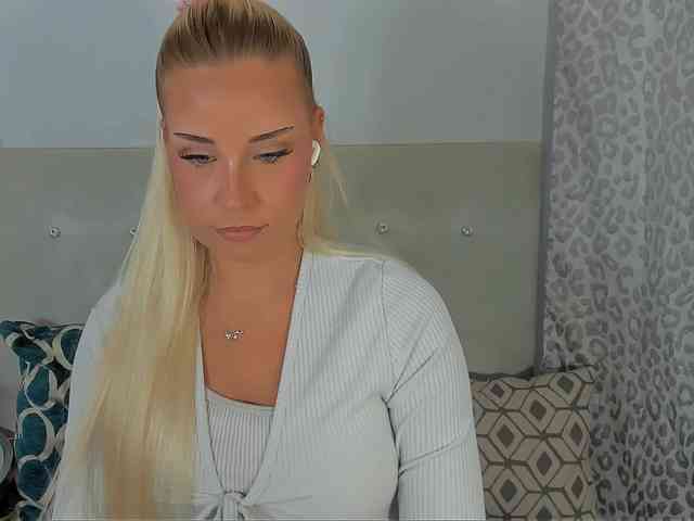 Model: KristyAngel