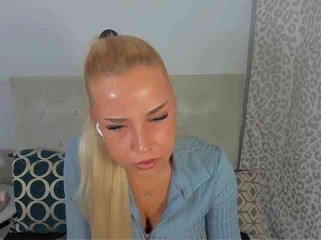 KristyAngel webcam