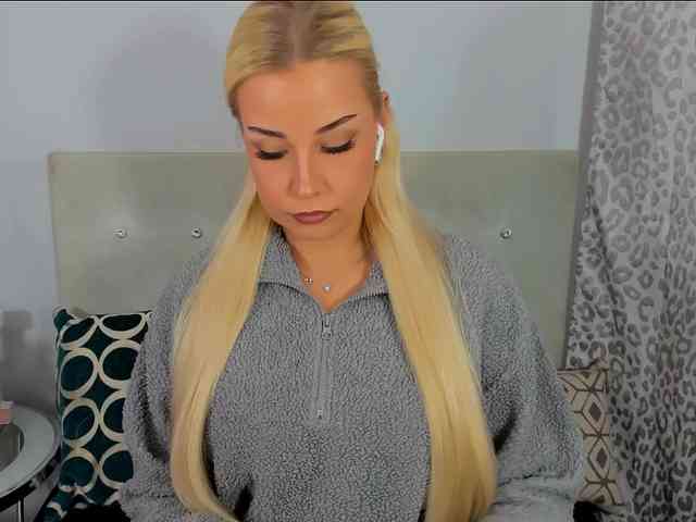 KristyAngel webcam