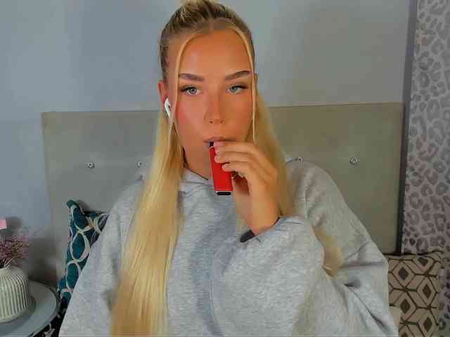 KristyAngel webcam