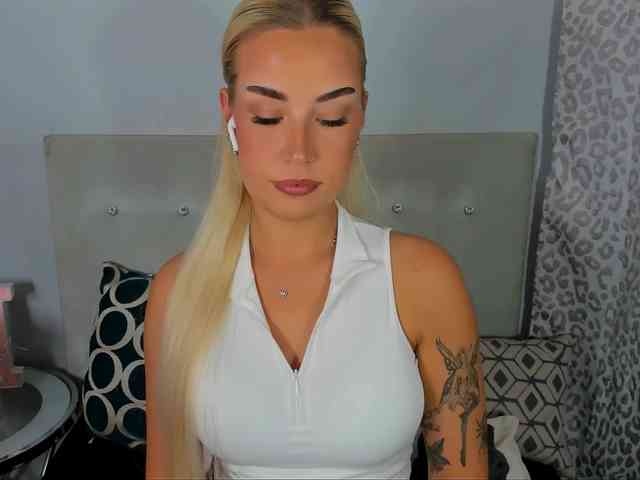 Model: KristyAngel