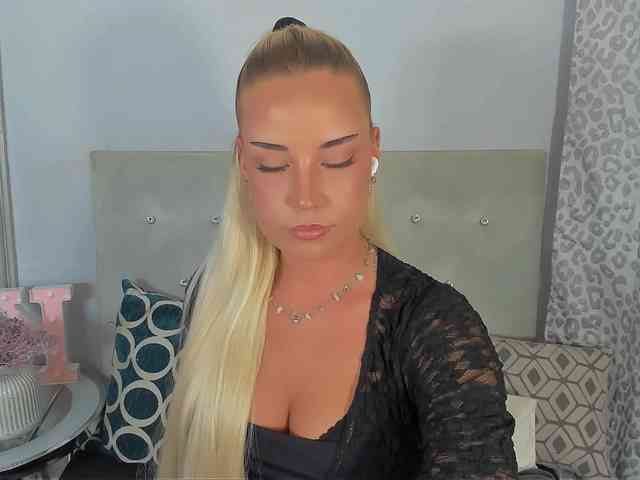 KristyAngel webcam
