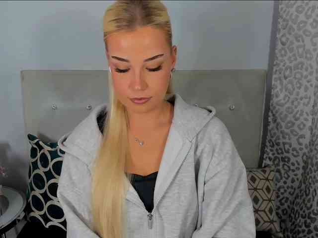 KristyAngel webcam