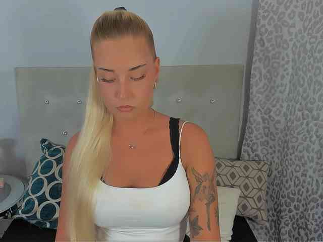 Model: KristyAngel