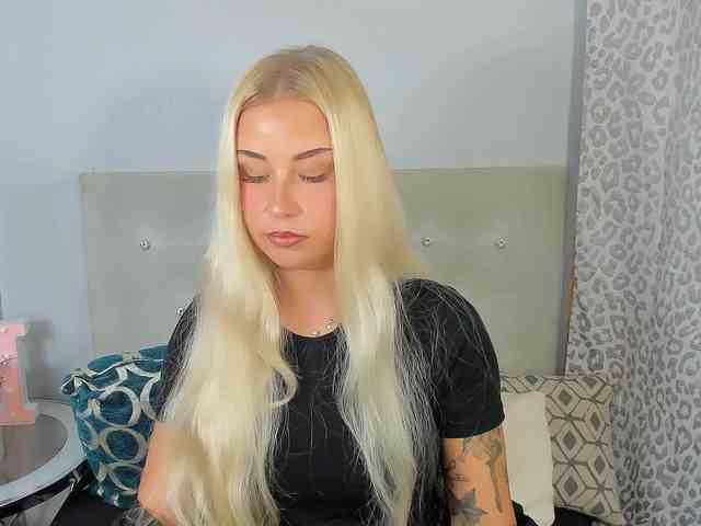 KristyAngel webcam