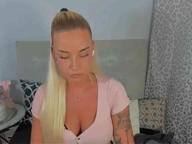 KristyAngel webcam
