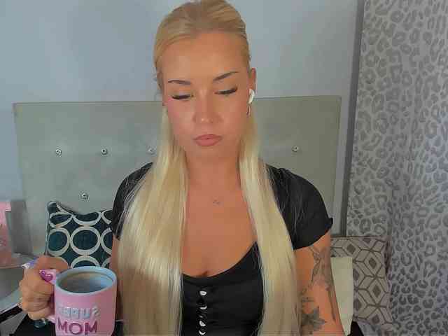 KristyAngel webcam