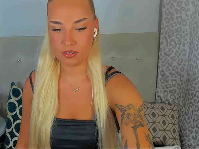 Model: KristyAngel