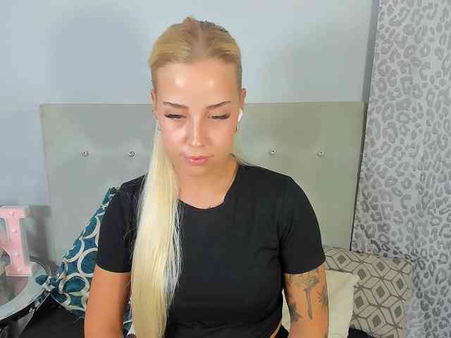 KristyAngel webcam