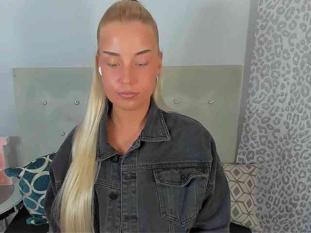 KristyAngel webcam
